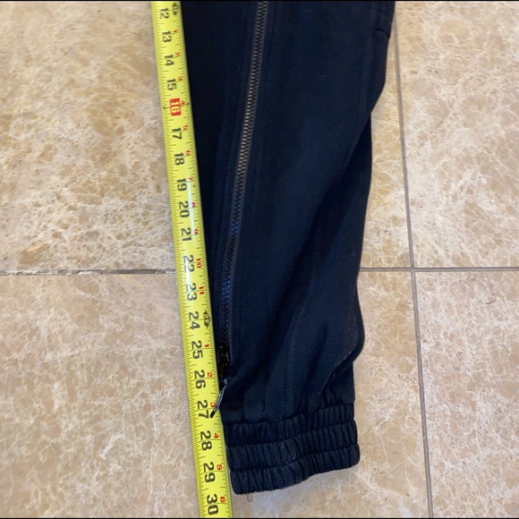 Authentic Men’s U.P.W.W. Sweatpants - Picture 4 of 5